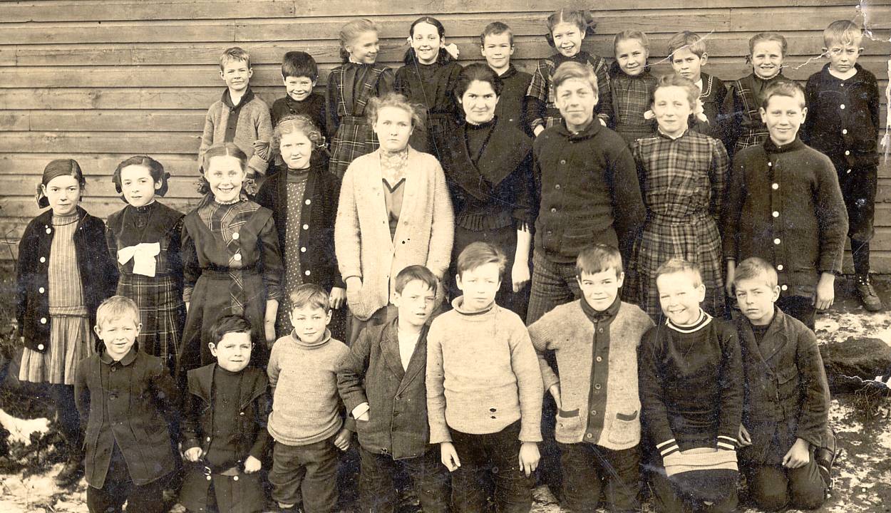 Photograph of unknown school class