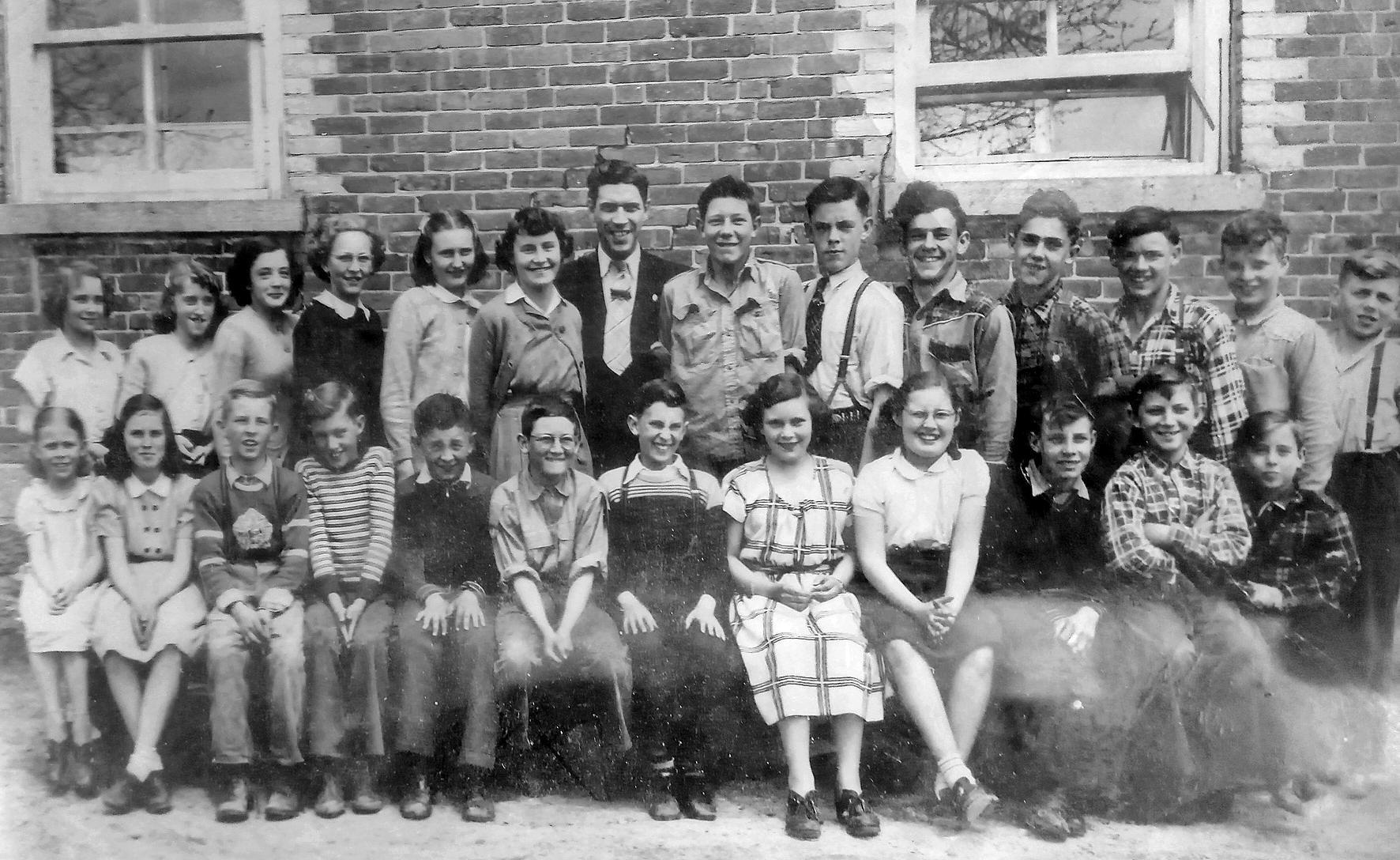 Photograph of school class in Frankville, Ontario, about 1951-52