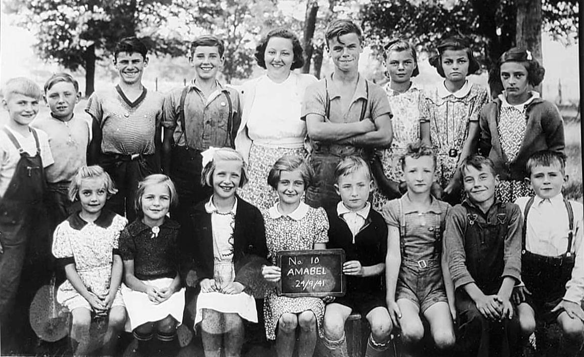 Maple Grove School / #10 Amabel, 1941, students