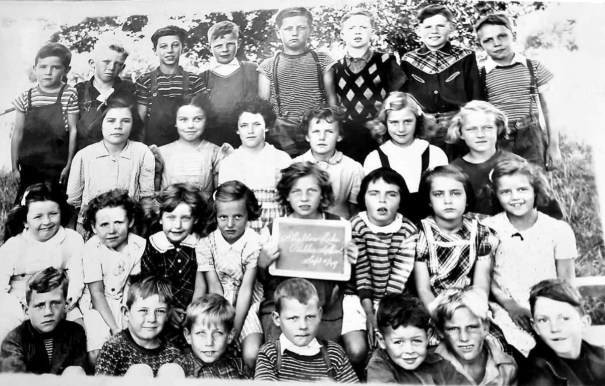 Shallow Lake Public School, 1949, students