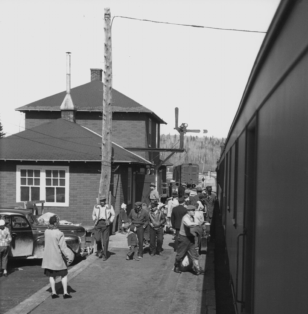 Larder Lake Railway Station, 1947