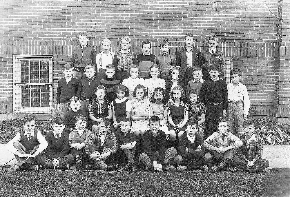 Brampton, McHugh Public School, 1948 class photo