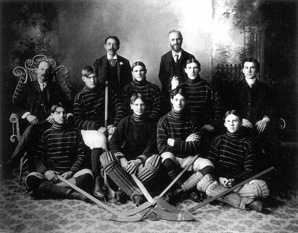 Men's hockey team, 1903-1904, Merrickville, Ontario