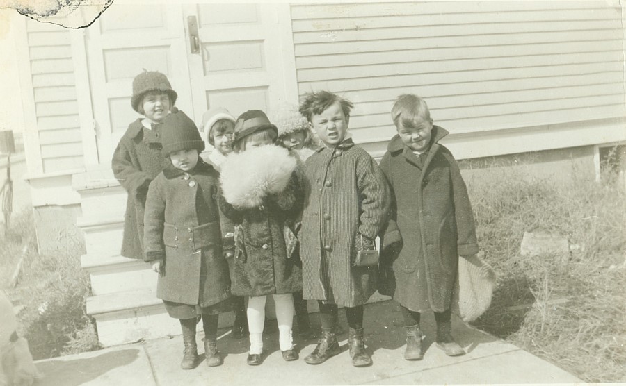 Children at Crosby North Dakota, 1917