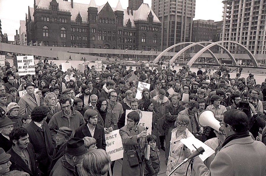 Clayton Ruby speaking at anti-War Measures Act demonstration, Toronto.