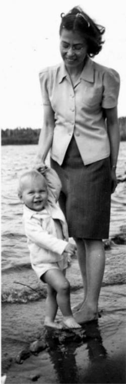 Frank & Mildred Pellow at camp, 1944