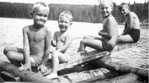 Bruce & John & Frank Pellow and Terry West, 1949