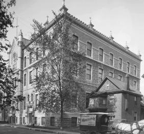 University of Ottawa Science Hall, circa 1903. Credit: Ottawa University Archives.