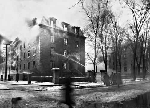 University of Ottawa fire, 1903. Credit: Ottawa University Archives.