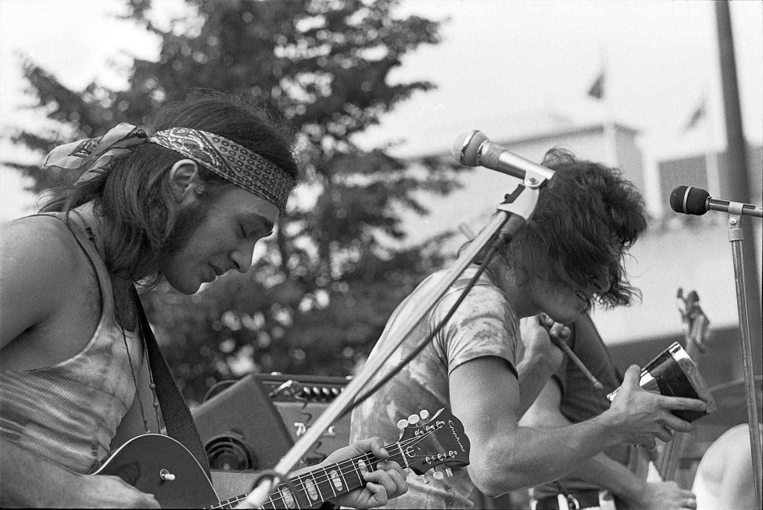 Mudflat, warm-up for Lighthouse Concert at City Hall, Toronto, 1970: Pinky Dauvin & David Moulaison.