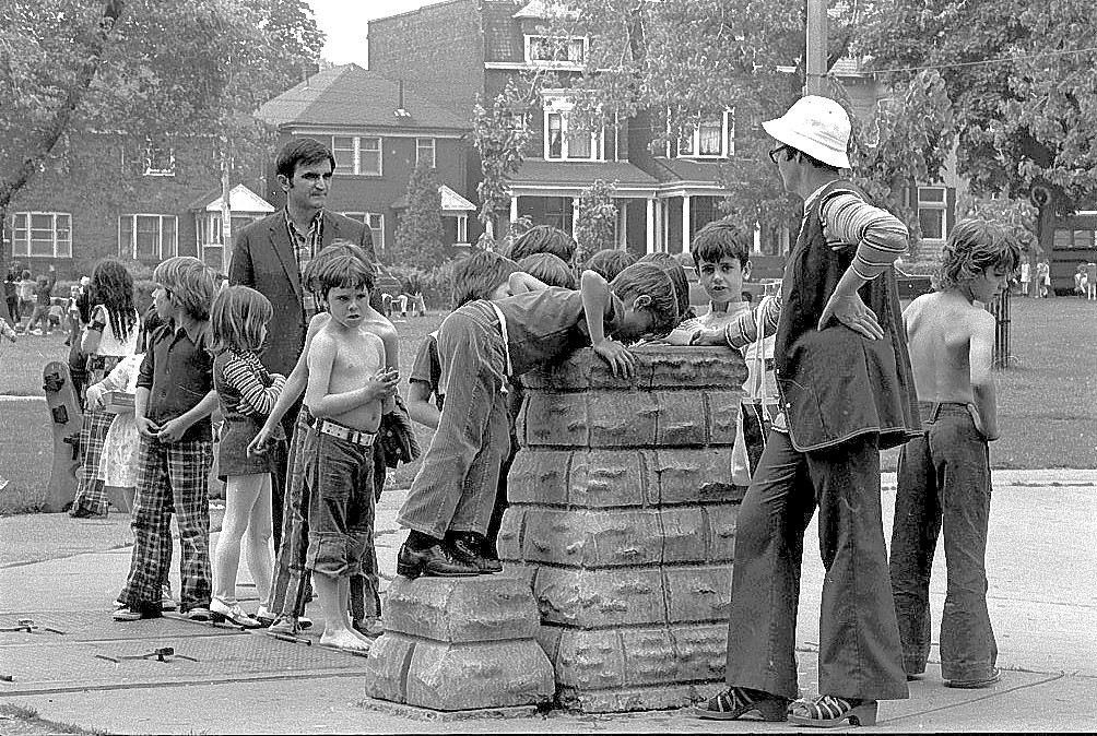 Students in Riverdale Park, 1973.